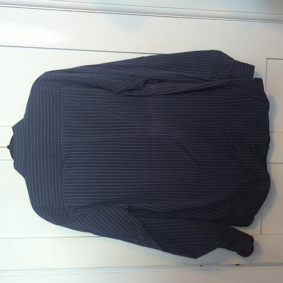 VanHeusen Studio men's slim fit long sleeve button up shirt. EUC. - Picture 2 of 4